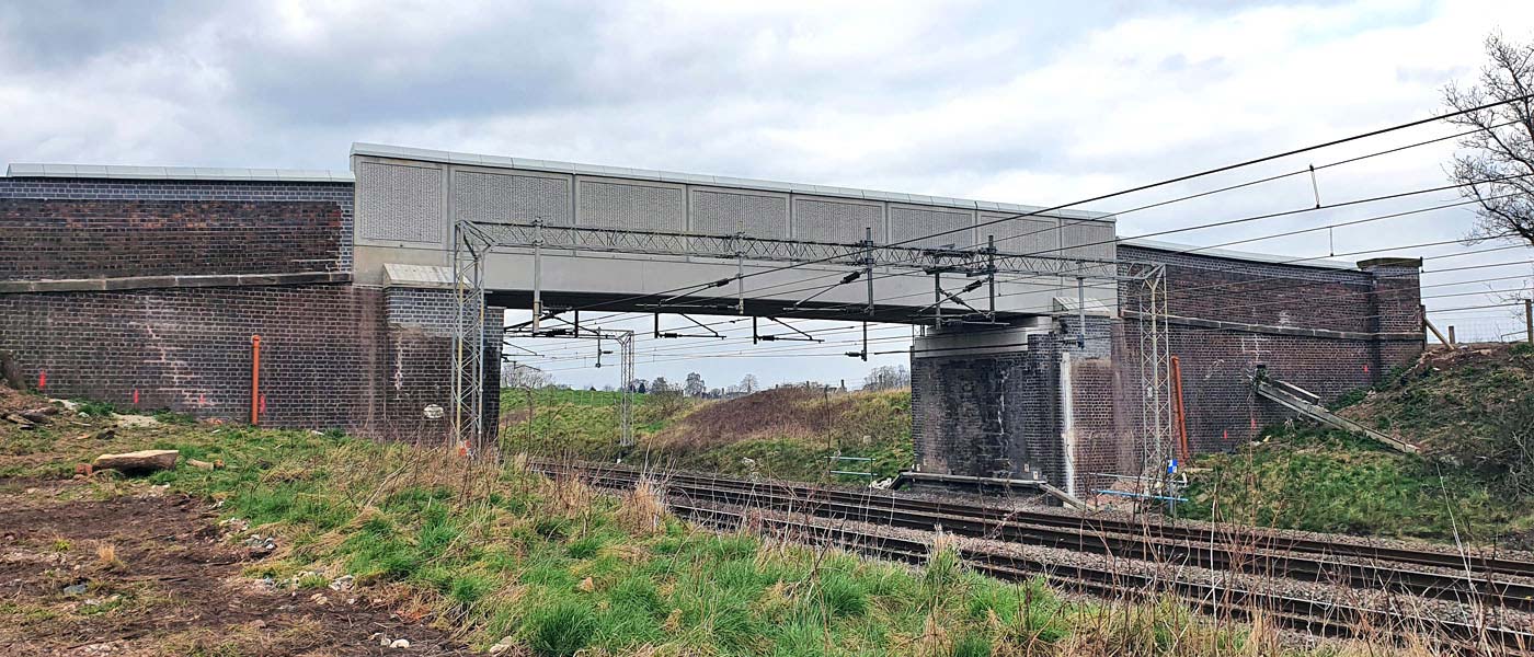 apb-group-ltd-stafford-rail-bridge-lec-ub7-banner-1400-600-001
